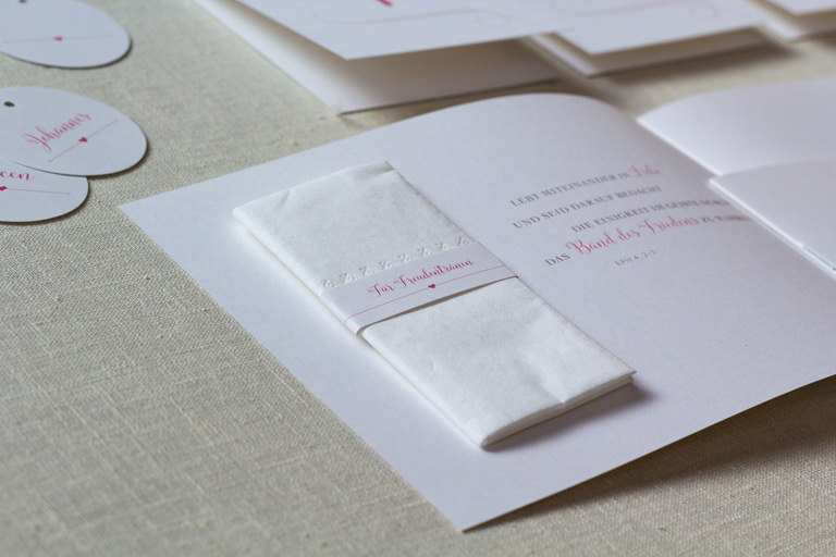 Individuelle Hochzeits-Papeterie Hannover | Save the date Einaldungskarte Traukerze Anhänger Tischkarten Freudentränen